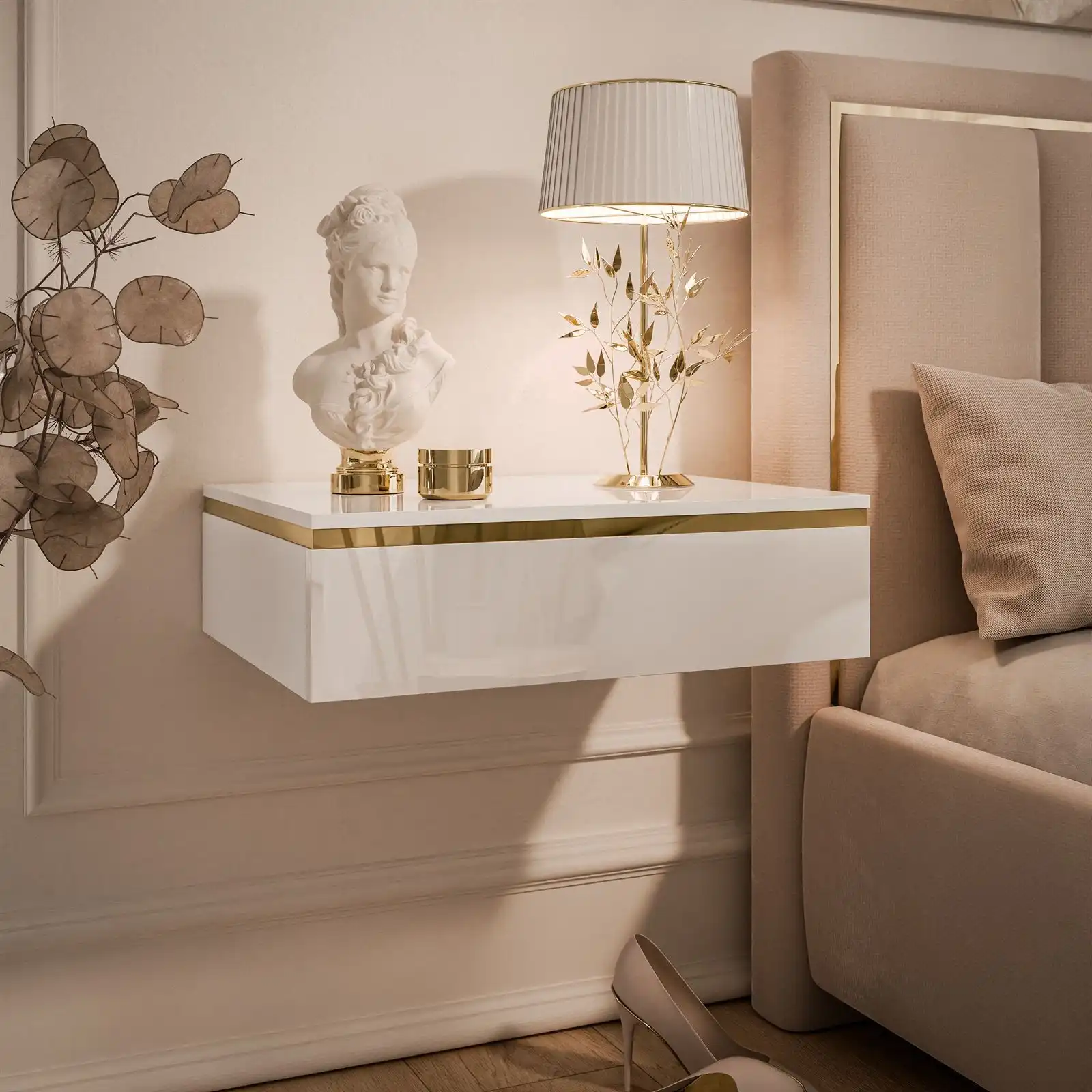 AURORA – tai nepaprastas modernios elegancijos ir subtilumo derinys, kuris džiugins harmoningu spalvų pasirinkimu, kartu skleidžiantis madinga žavesį.