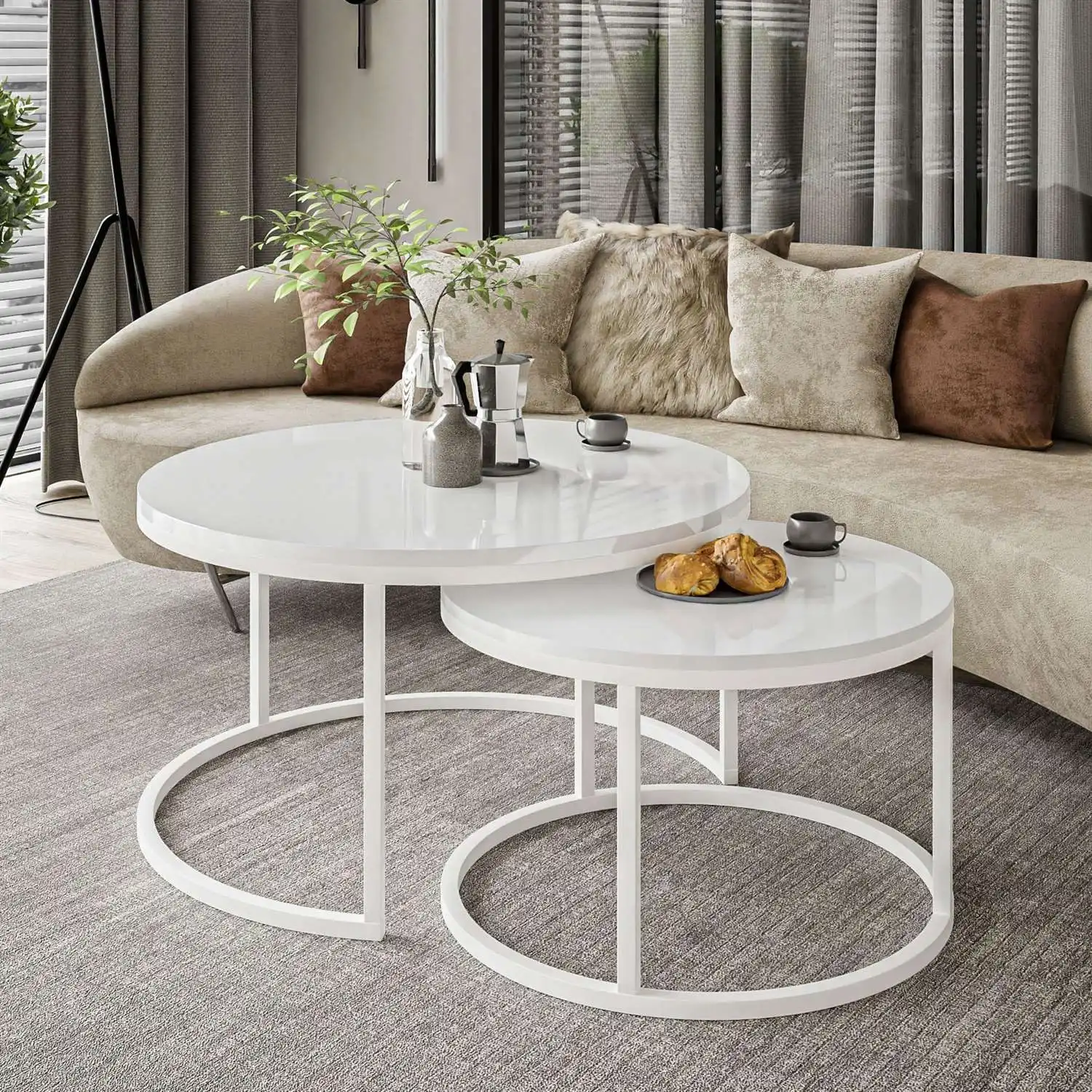 Blizgios konstrukcijos derinys  yra ne tik įdomus papildymas, bet ir puikiai tinka bet kokiam interjerui, ypač dekoruotam moderniu stiliumi.