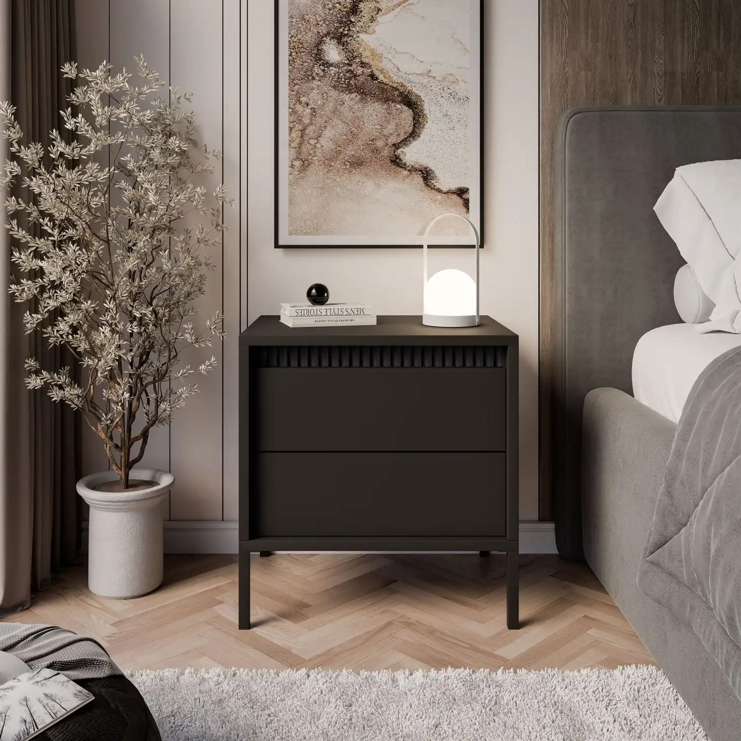Juodas SUMI naktinis staliukas – modernus ir funkcionalus sprendimas su dviem stalčiais.