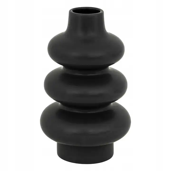 Juoda keramikinė vaza, 25 cm aukščio, elegantiško dizaino, patvari ir tinkama įvairiems interjero stiliams.